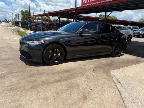 Used 2017 Alfa Romeo Giulia RWD image 1