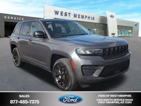 Used 2024 Jeep Grand Cherokee Altitude RWD image 1