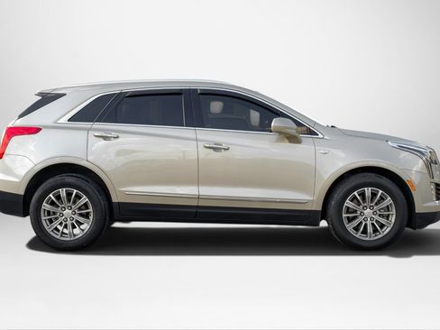 Used 2017 Cadillac XT5 Luxury w/ Driver Awareness Package FWD image 5