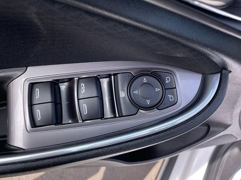 Used 2018 Chevrolet Malibu LT FWD image 19