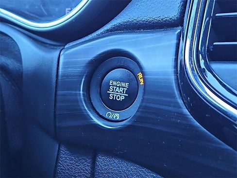 Used 2020 Jeep Grand Cherokee Altitude image 26