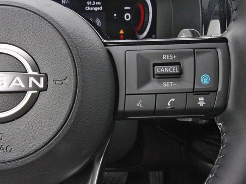 Certified 2025 Nissan Pathfinder Platinum AWD/4WD image 21