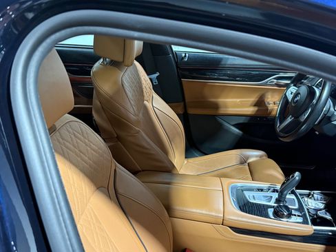 Used 2022 BMW 740i xDrive w/ M Sport Package AWD/4WD image 69