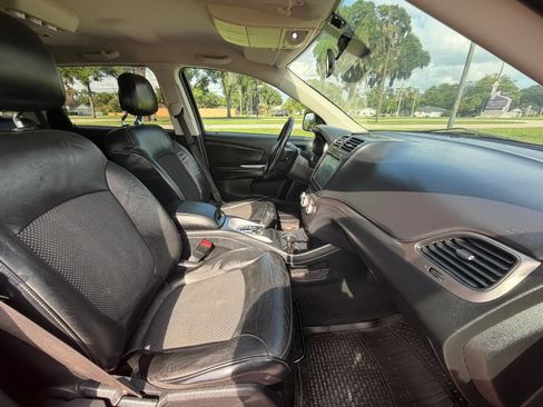Used 2018 Dodge Journey Crossroad AWD/4WD image 16