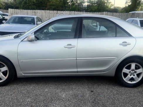 Used 2002 Toyota Camry SE FWD image 4