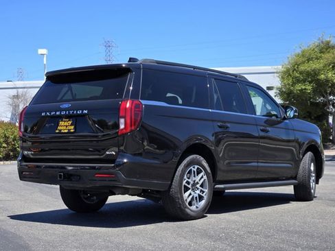 Certified 2025 Ford Expedition Max Active AWD/4WD image 4