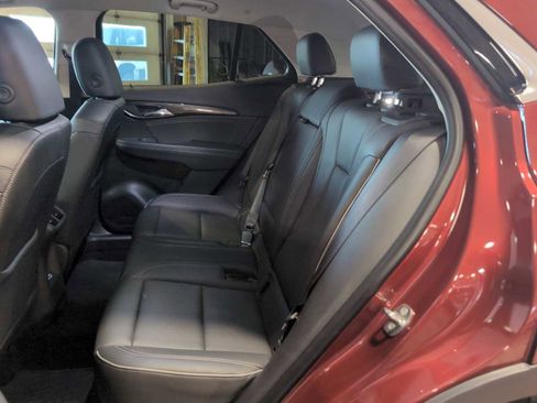 Used 2023 Buick Envision Essence image 25