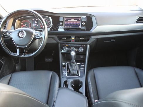 Used 2019 Volkswagen Jetta SE image 8