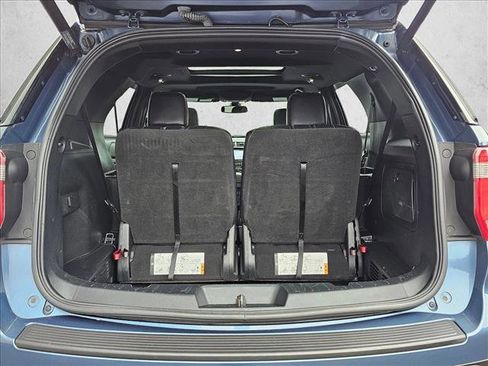 Used 2019 Ford Explorer XLT w/ Equipment Group 202A image 13