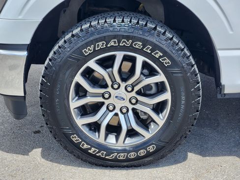 Used 2021 Ford F150 Lariat w/ FX4 Off-Road Package AWD/4WD image 10