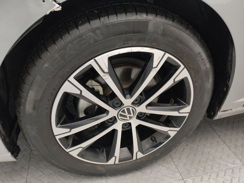 Used 2025 Volkswagen Jetta Sport FWD image 31