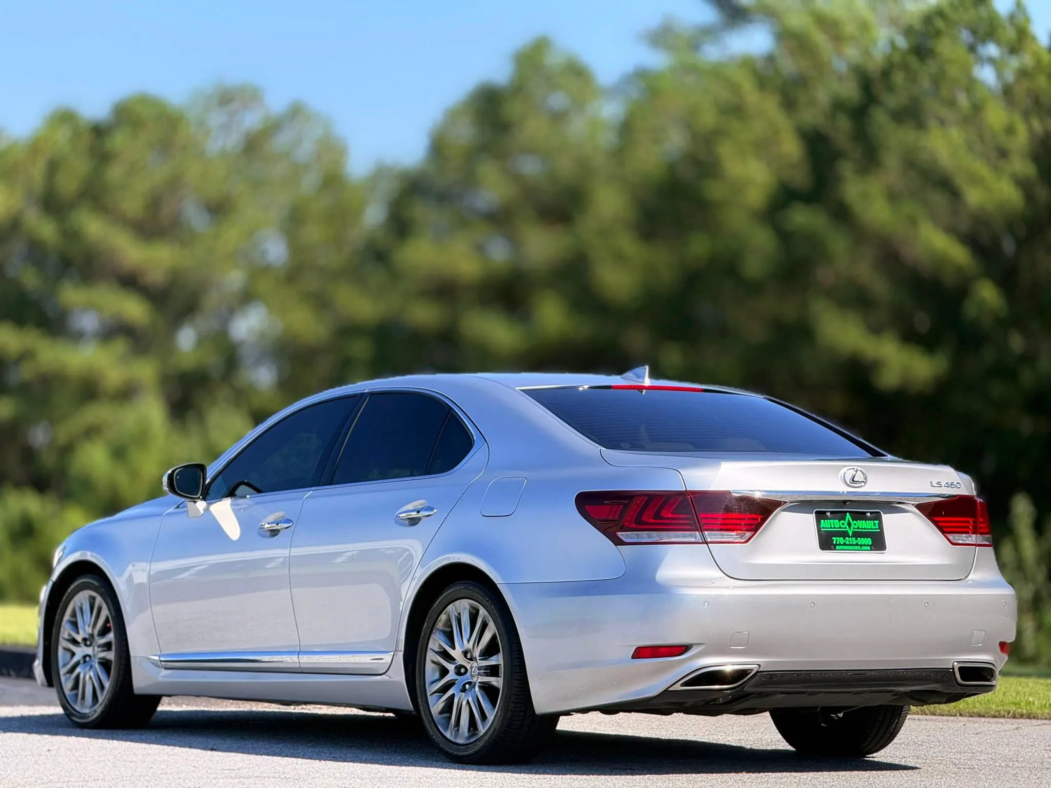 Used 2015 Lexus LS 460 w/ Comfort Package RWD image 12