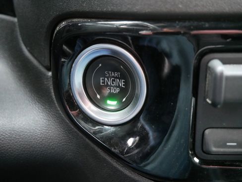 Used 2025 Chevrolet Silverado 3500 High Country w/ Technology Package image 32