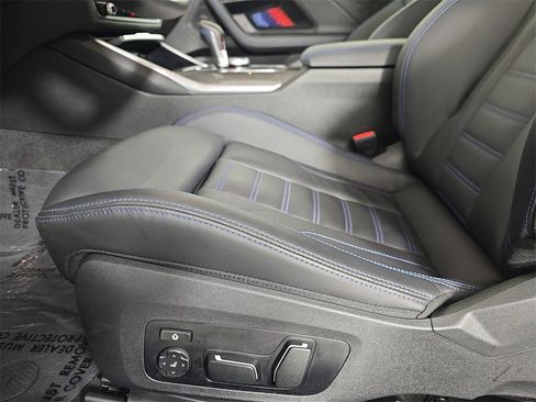 Used 2025 BMW M2 w/ Lighting Package image 30