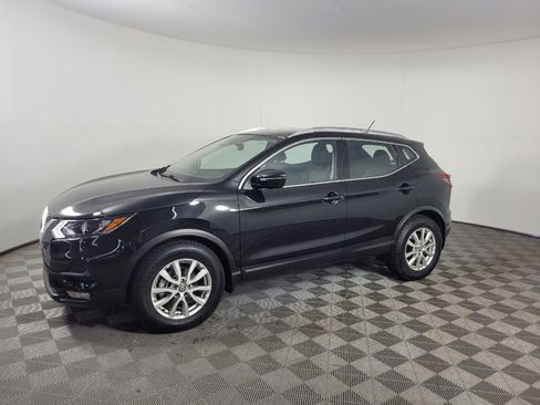 Used 2022 Nissan Rogue Sport SV AWD/4WD image 2