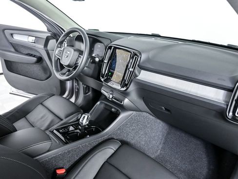 Used 2026 Volvo XC40 B4 Plus w/ Protection Package Premier image 24