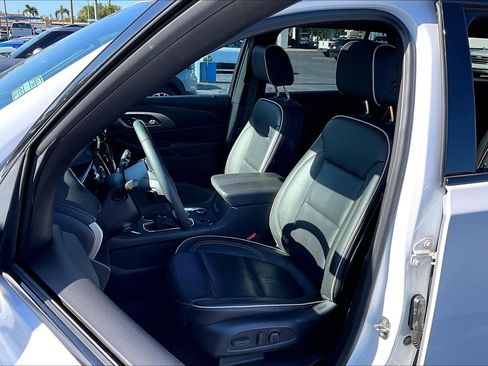 Certified 2023 Chevrolet Traverse Premier w/ Redline Edition image 17