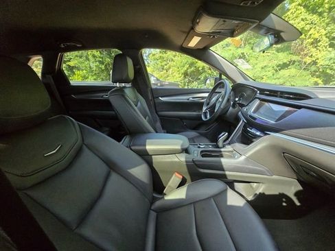 Used 2025 Cadillac XT5 Luxury FWD image 12