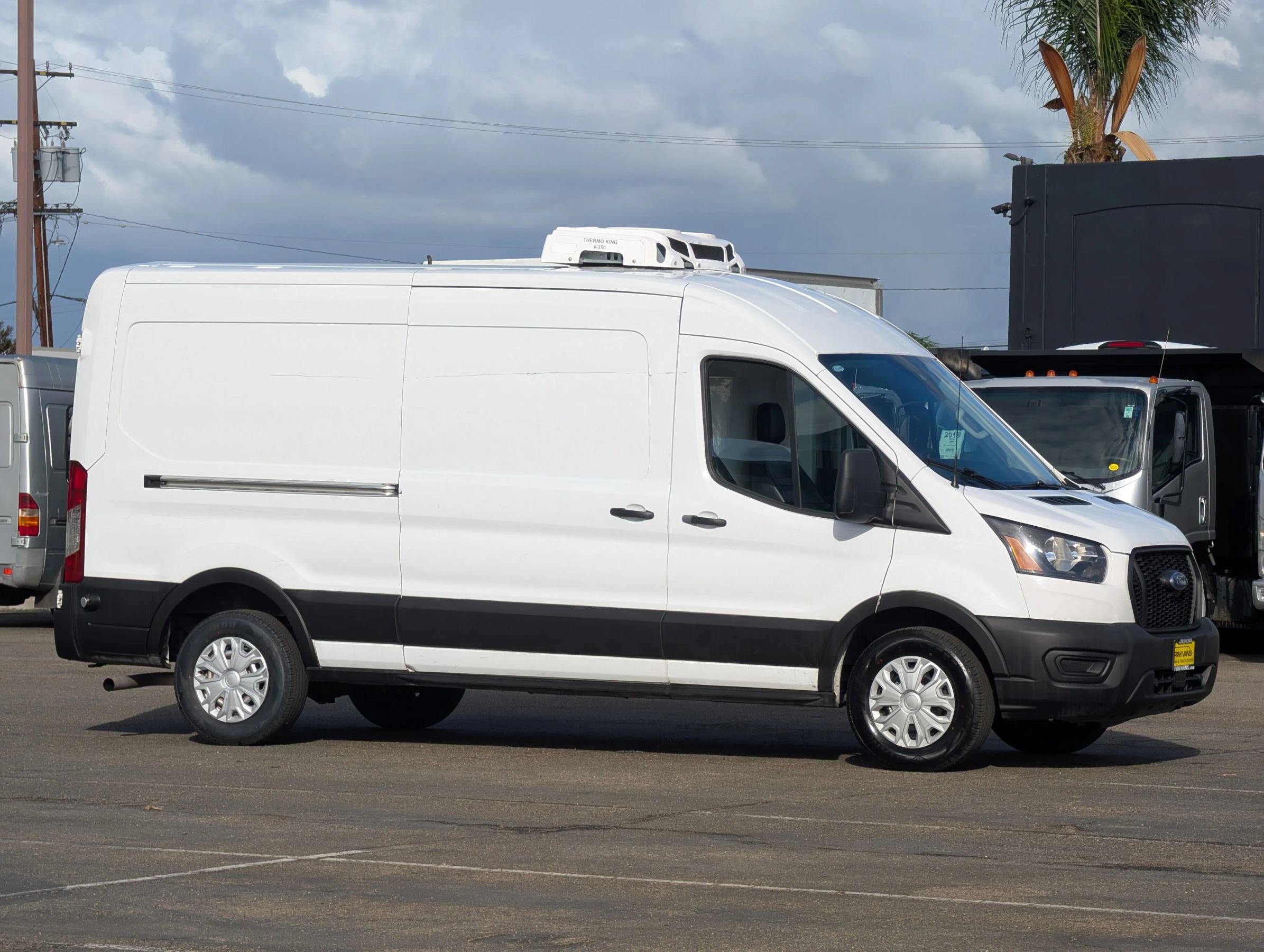 Used 2024 Ford Transit 250 148 Medium Roof w/ Load Area Protection Package RWD image 1