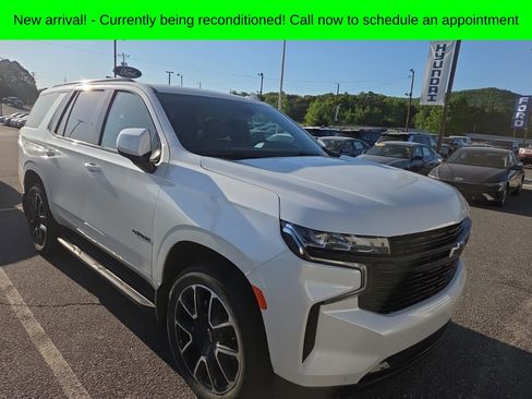 Used 2024 Chevrolet Tahoe RST w/ Luxury Package image 2
