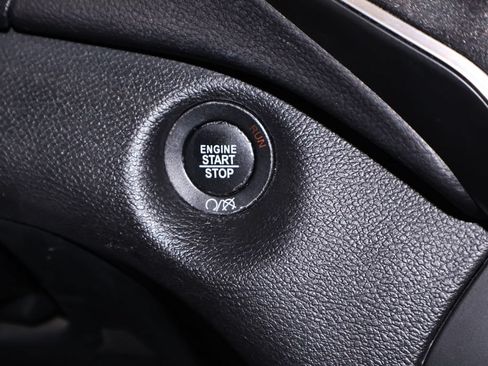 Used 2019 Jeep Cherokee Trailhawk w/ Cold Weather Group AWD/4WD image 25
