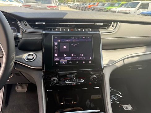 New 2025 Jeep Grand Cherokee L Laredo image 20