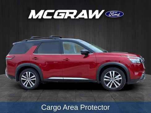 Used 2025 Nissan Pathfinder Platinum w/ Cargo Package FWD image 7