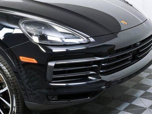 Certified 2023 Porsche Cayenne AWD/4WD image 36