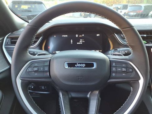 New 2025 Jeep Grand Cherokee L Limited AWD/4WD image 15