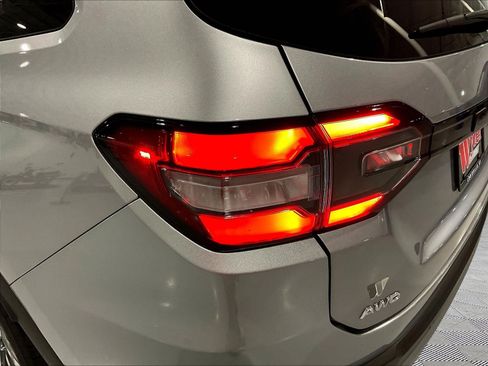 Certified 2023 Honda Pilot Touring image 23