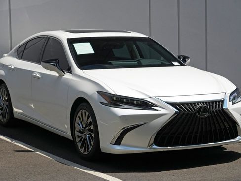 Used 2024 Lexus ES 300h w/ Accessory Package (Z2) FWD image 58