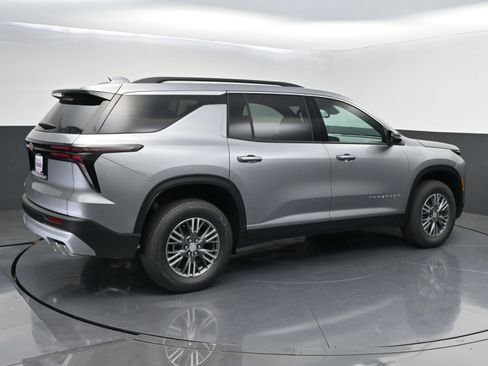 New 2026 Chevrolet Traverse LT w/ Driver Confidence Package FWD image 7