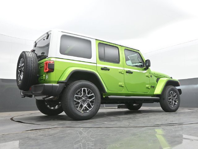New 2026 Jeep Wrangler Unlimited Sahara w/ Whitecap Package AWD/4WD image 59