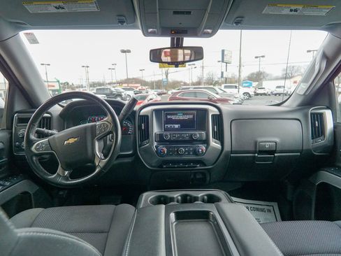 Used 2018 Chevrolet Silverado 1500 LT w/ Texas Edition AWD/4WD image 13
