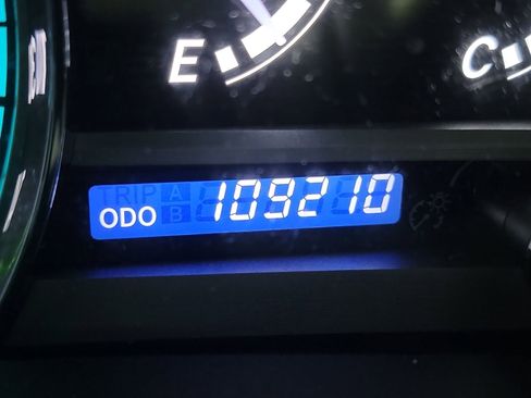 Used 2015 Toyota Venza XLE image 19