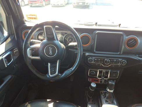 Used 2021 Jeep Gladiator Mojave AWD/4WD image 9