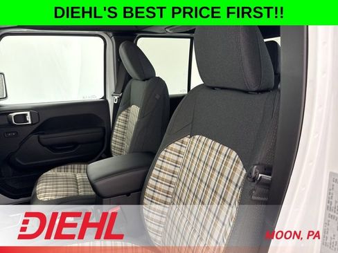 New 2026 Jeep Gladiator Sport AWD/4WD image 17