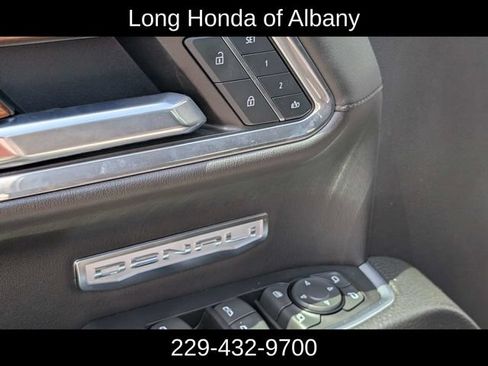 Used 2023 GMC Sierra 1500 Denali w/ Denali Reserve Package AWD/4WD image 12