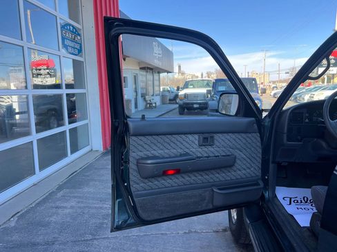 Used 1995 Toyota 4Runner SR5 AWD/4WD image 8