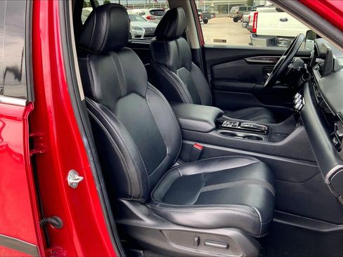 Used 2023 Honda Pilot Touring image 8
