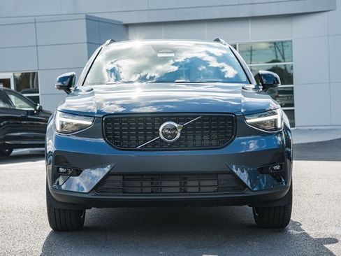 New 2026 Volvo XC40 B5 Ultra w/ Protection Package Premier image 2