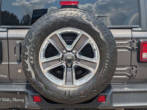 Used 2020 Jeep Wrangler Unlimited Sahara AWD/4WD image 5