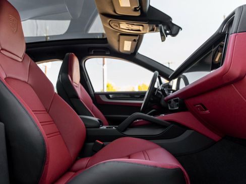 New 2026 Porsche Cayenne S image 43