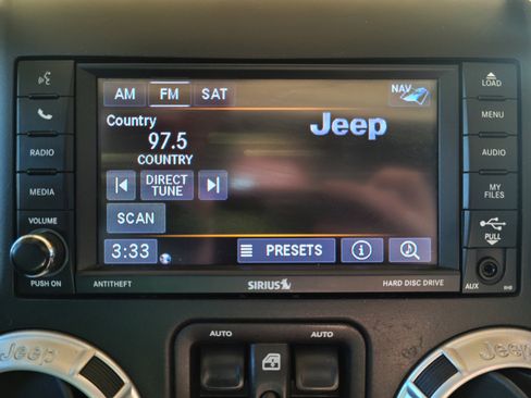 Used 2018 Jeep Wrangler Unlimited Sahara w/ Dual Top Group image 12