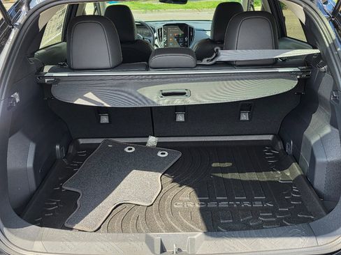 Used 2025 Subaru Crosstrek 2.5i Limited w/ Crosstrek Mirror Package image 4