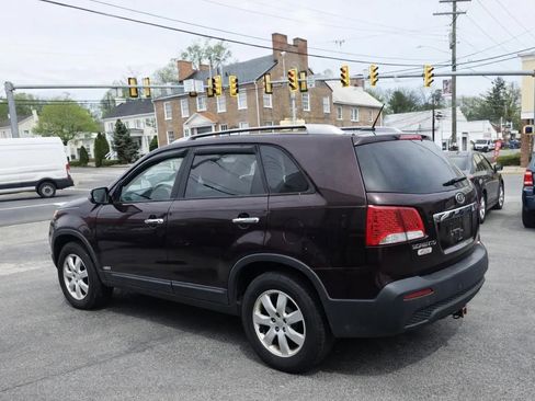 Used 2011 Kia Sorento LX image 4