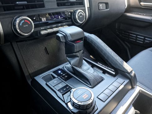 Used 2024 Toyota Tacoma TRD Sport image 25