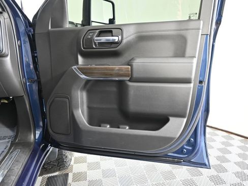 Used 2022 Chevrolet Silverado 1500 RST AWD/4WD image 13