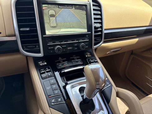 Used 2014 Porsche Cayenne Diesel Platinum Edition AWD/4WD image 31