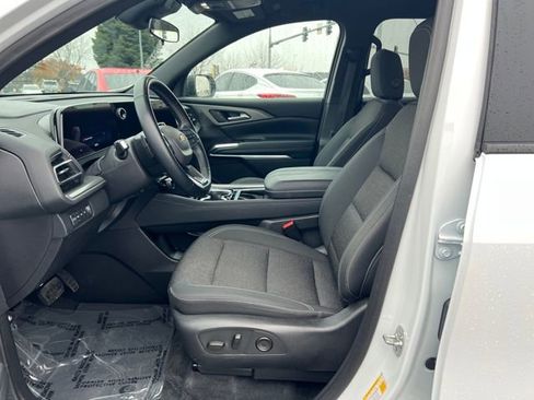 Certified 2024 Chevrolet Traverse LT image 10